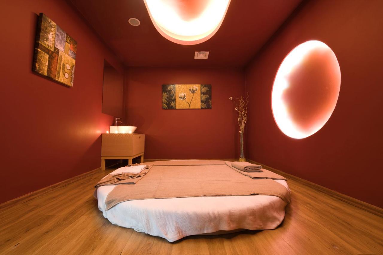 Salamis Bay Conti Resort Hotel & Casino Famagusta  Exterior photo A massage room at a spa