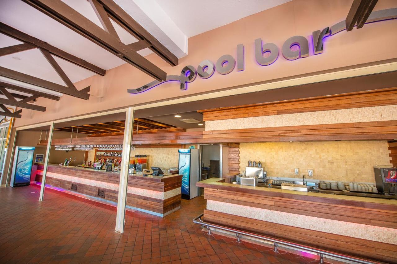 Salamis Bay Conti Resort Hotel & Casino Famagusta  Exterior photo The pool bar at the hotel